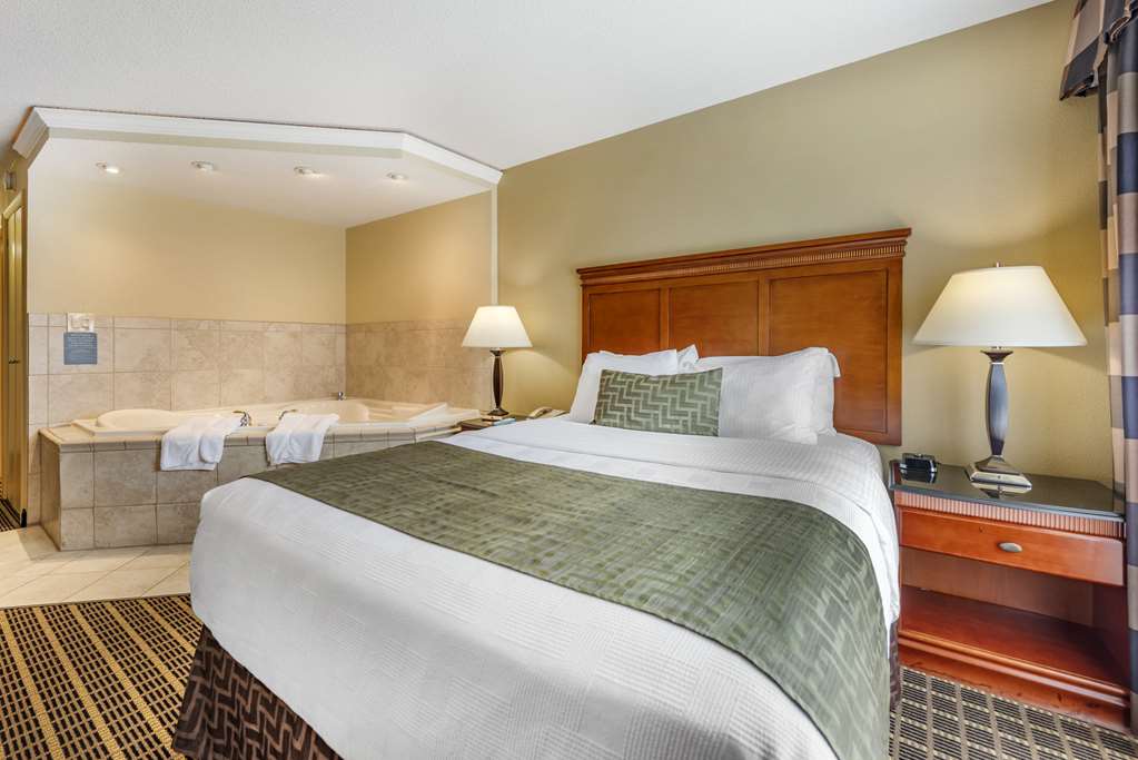 Best Western Plus Bridgeport Inn - photo 31