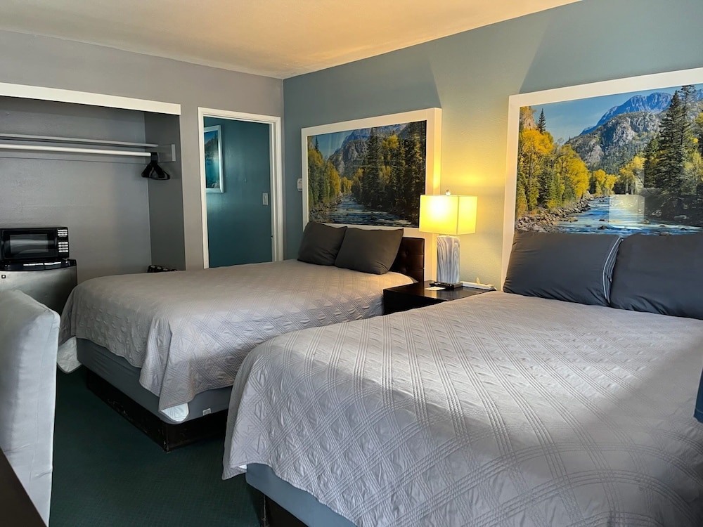 Bluebird Day Inn & Suites - photo 14