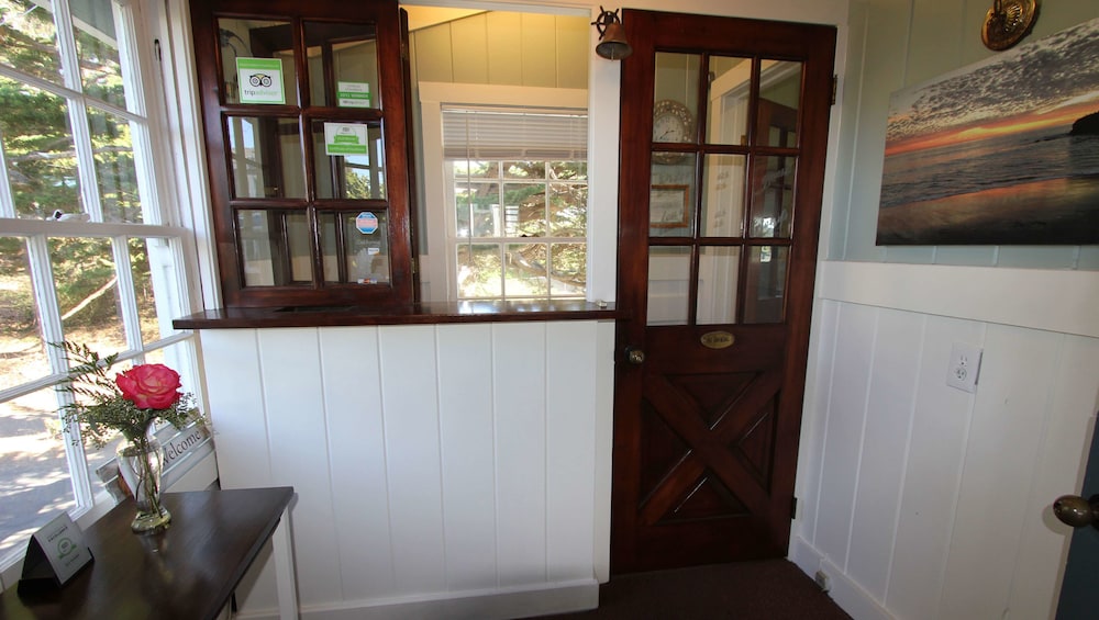 Ocean Echo Inn and Beach Cottages - photo 22