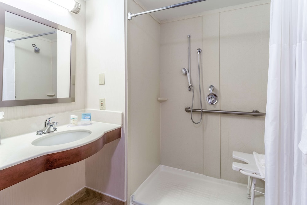 Hampton Inn Boston Peabody - photo 16