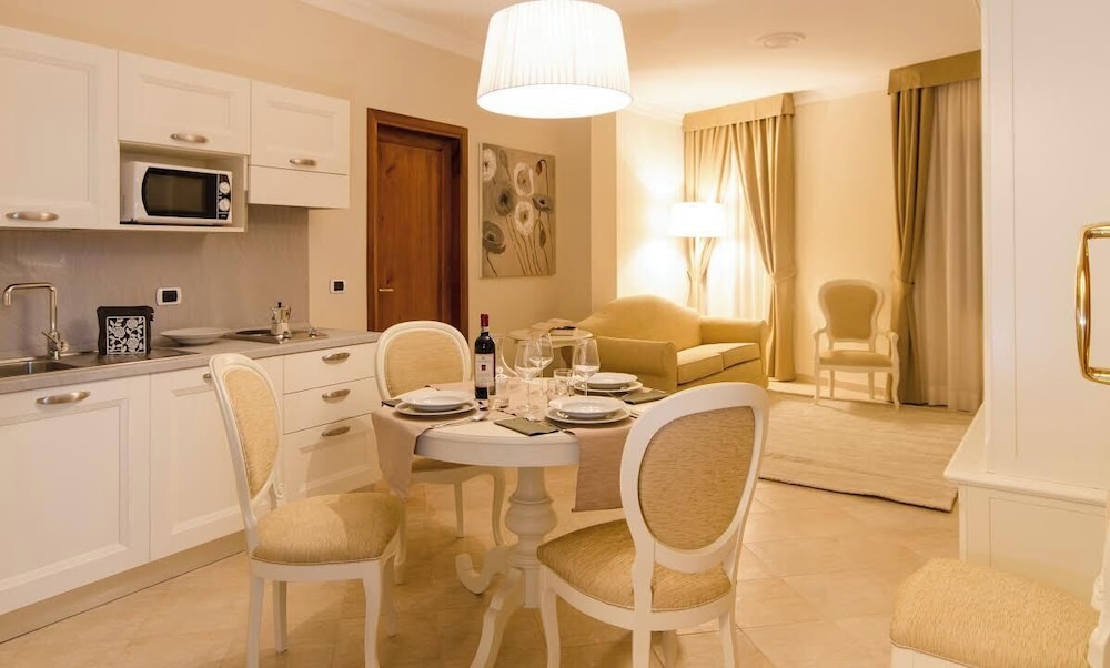 Residenza Marchesi Pontenani — 4-Star Luxury Hotel in Florence, Italy