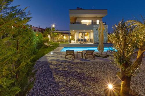 Villa Bavigo and Pieron — 4-Star Luxury Hotel in Marcana, Croatia