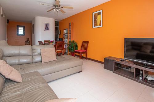 3 Pieces Spacieux Et Lumineux Idealement Situé — 4-Star Luxury Hotel in Les Abymes, Guadeloupe