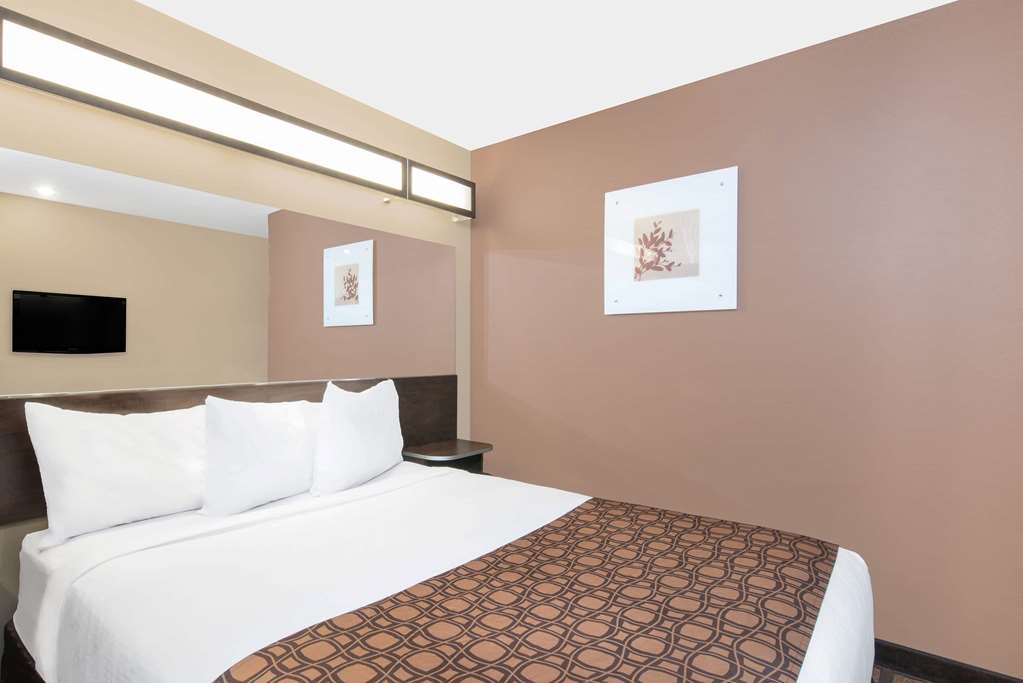 Microtel Inn & Suites by Wyndham Sidney - photo 7