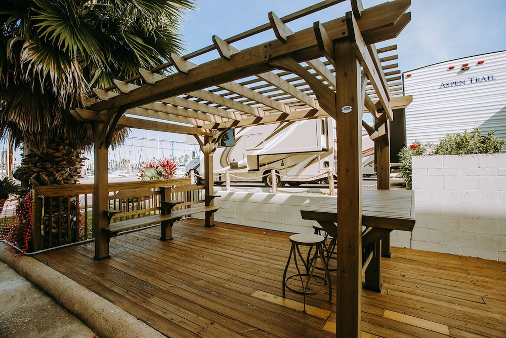 Scottish Inns and Suites Near Kemah Boardwalk - photo 37