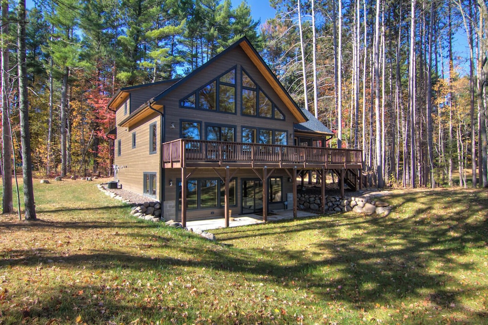 Elk Run - carbon neutral hotel in Unknown City