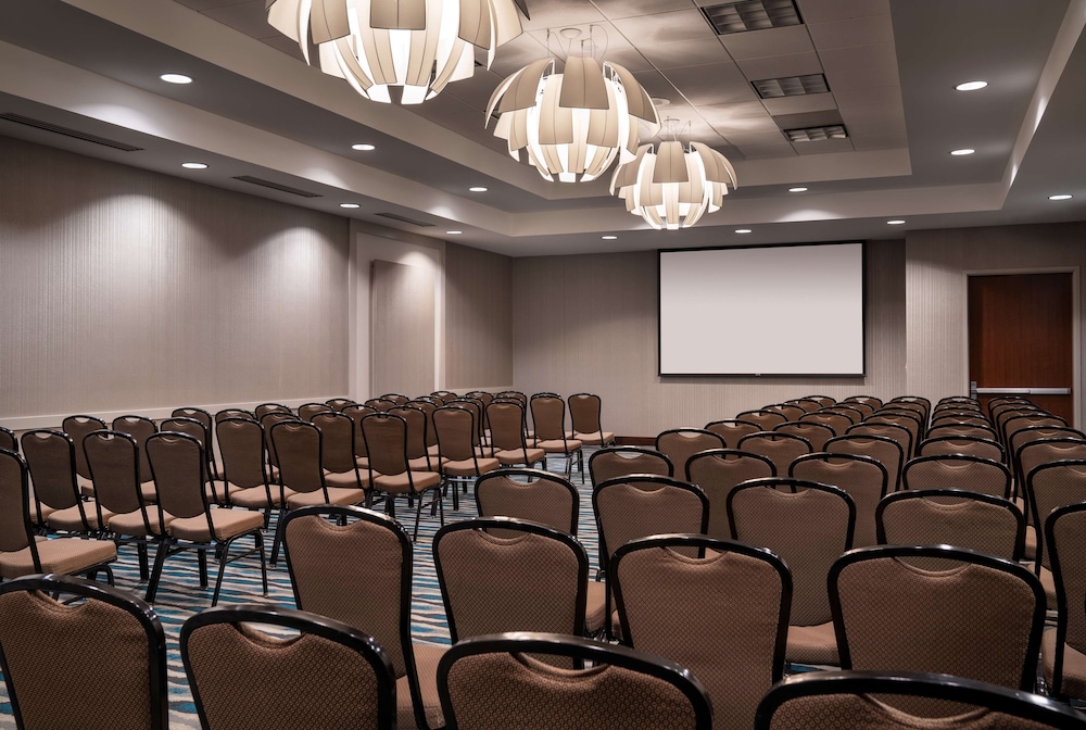 Hilton Garden Inn Denver Cherry Creek - photo 42
