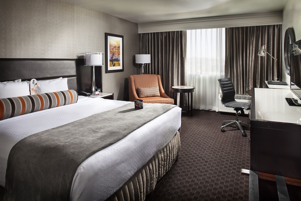 Crowne Plaza Phoenix Airport PHX by IHG - photo 5