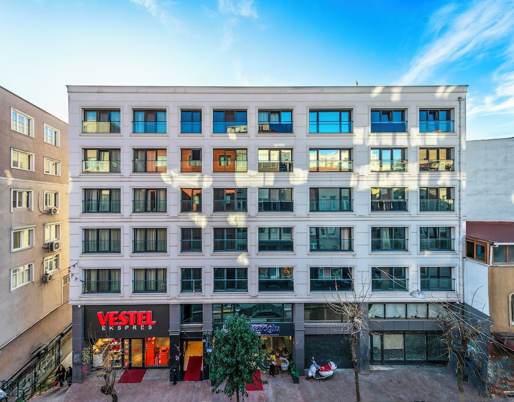 Roys Hotel & Suites — 4-Star Luxury Hotel in Istanbul, Turkey