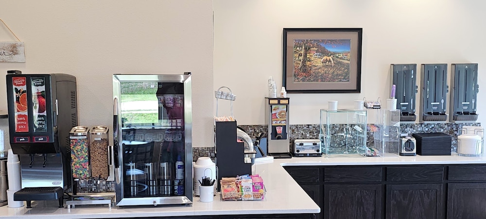 Cobblestone Inn & Suites Manchester - photo 45
