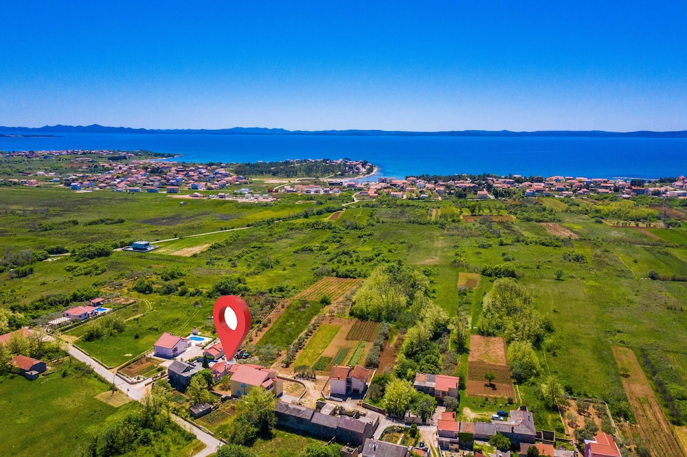 Holiday home Kairos — 4-Star Luxury Hotel in Privlaka, Croatia