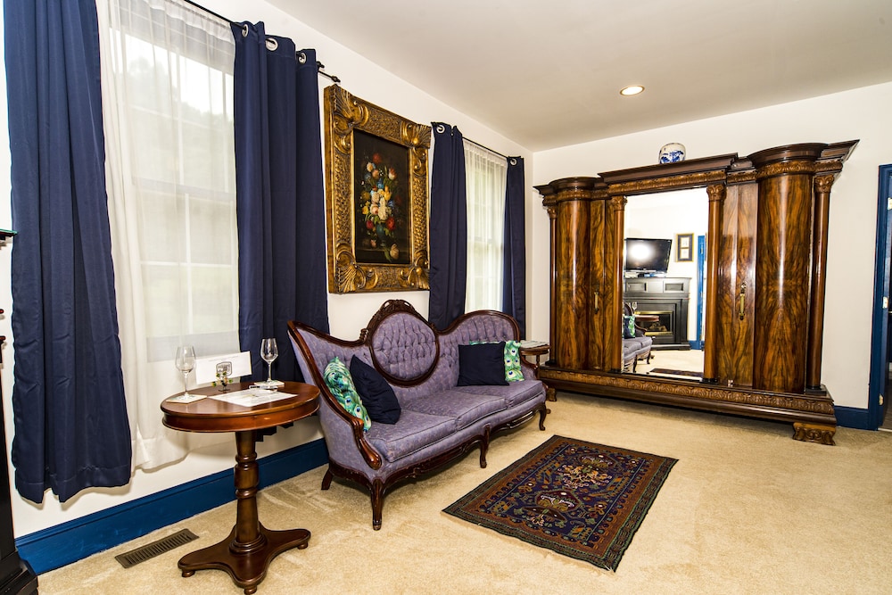 Stone Manor Boutique Inn - photo 8