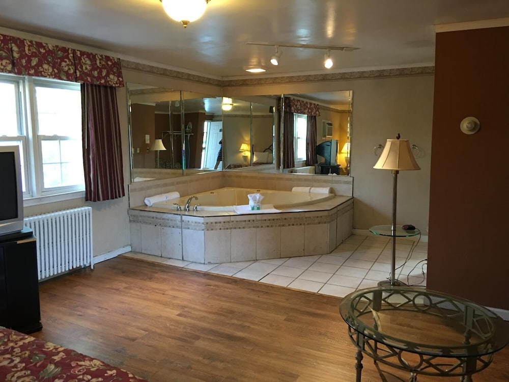Colonie inn and Suites - photo 15