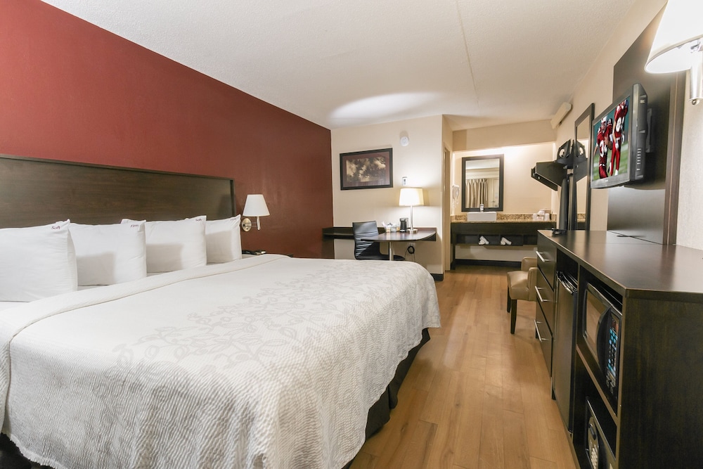 Red Roof Inn PLUS Columbus Dublin - photo 17