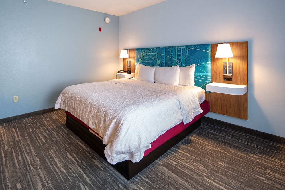 Hampton Inn & Suites Charlotte Airport - photo 11