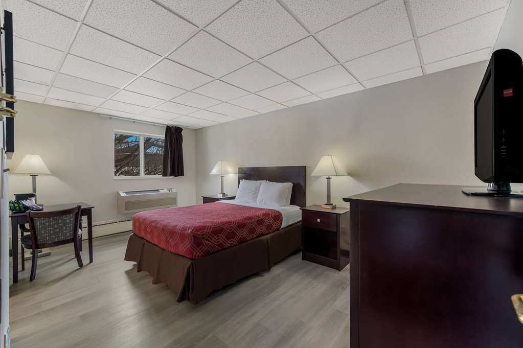 Baymont by Wyndham Iron Mountain - photo 5