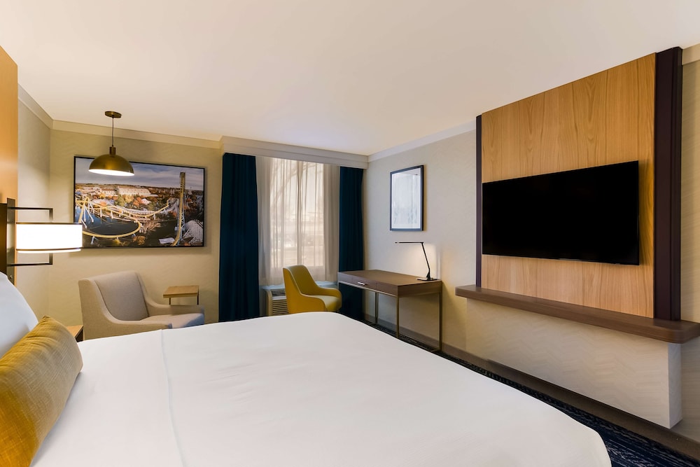 Best Western Premier The Central Hotel & Conference Center - photo 21