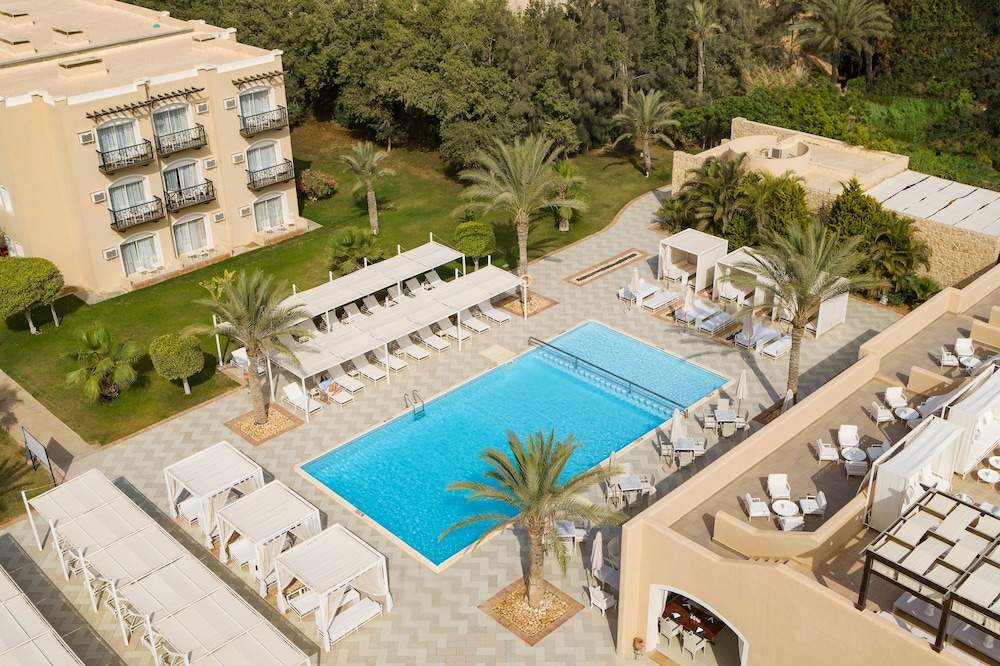 JAZ Neo Almazino Almaza Bay - carbon neutral hotel in Marsa Matrouh