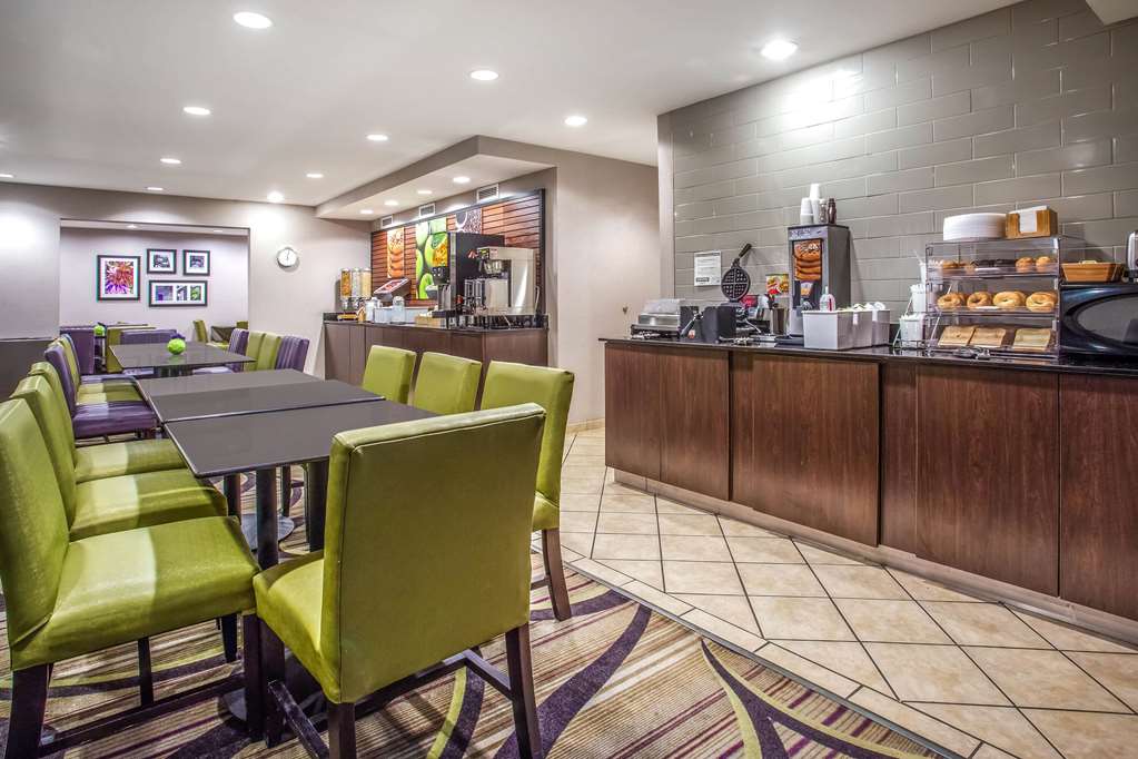 La Quinta Inn by Wyndham Oshkosh - photo 56