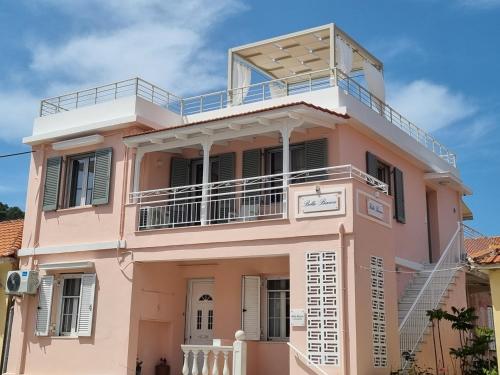 Bella Bianca 200m from central square — 4-Star Luxury Hotel in Argostolion, Greece