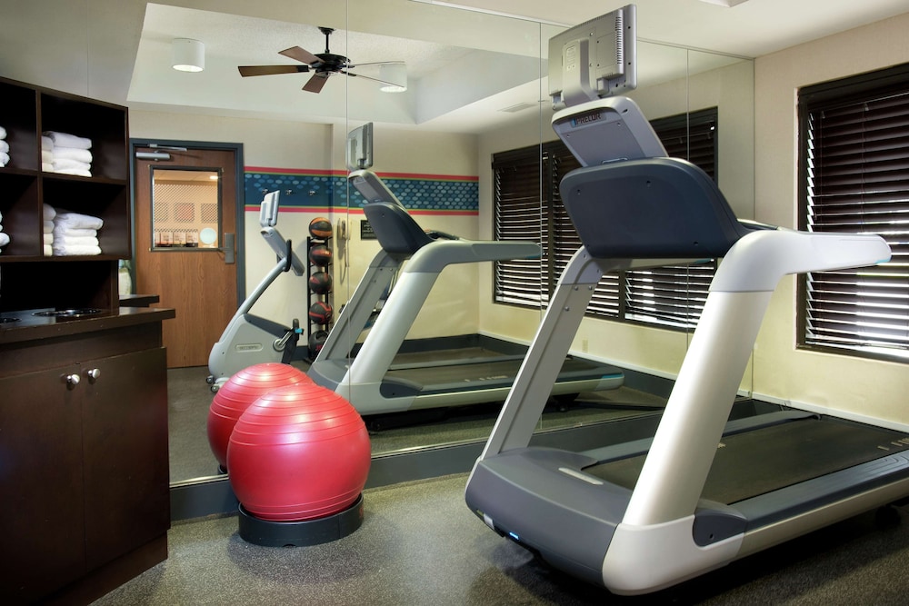 Hampton Inn Collierville - photo 28