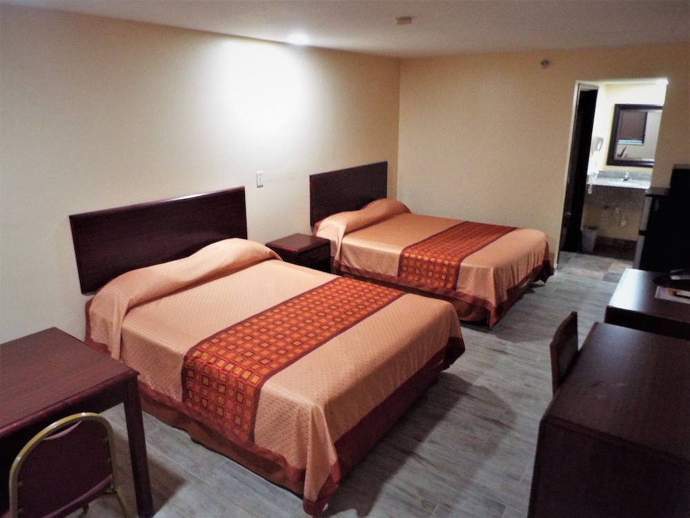 Texas Inn Harlingen - photo 8