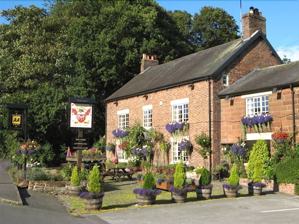 The Alvanley Arms Inn — 4-Star Luxury Hotel in Tarporley, United Kingdom