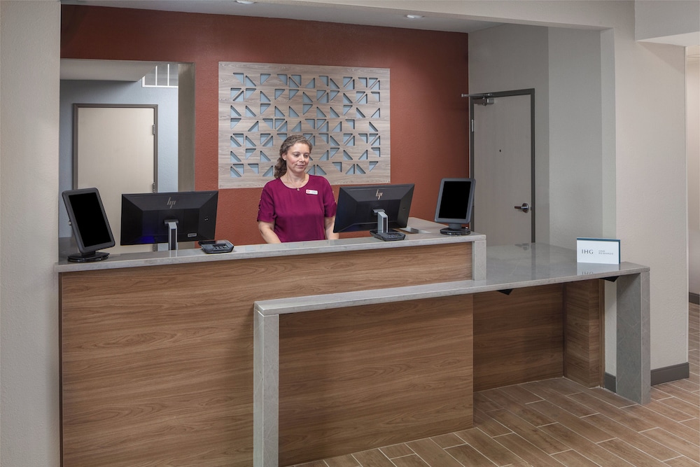 Candlewood Suites St Robert by IHG - photo 23