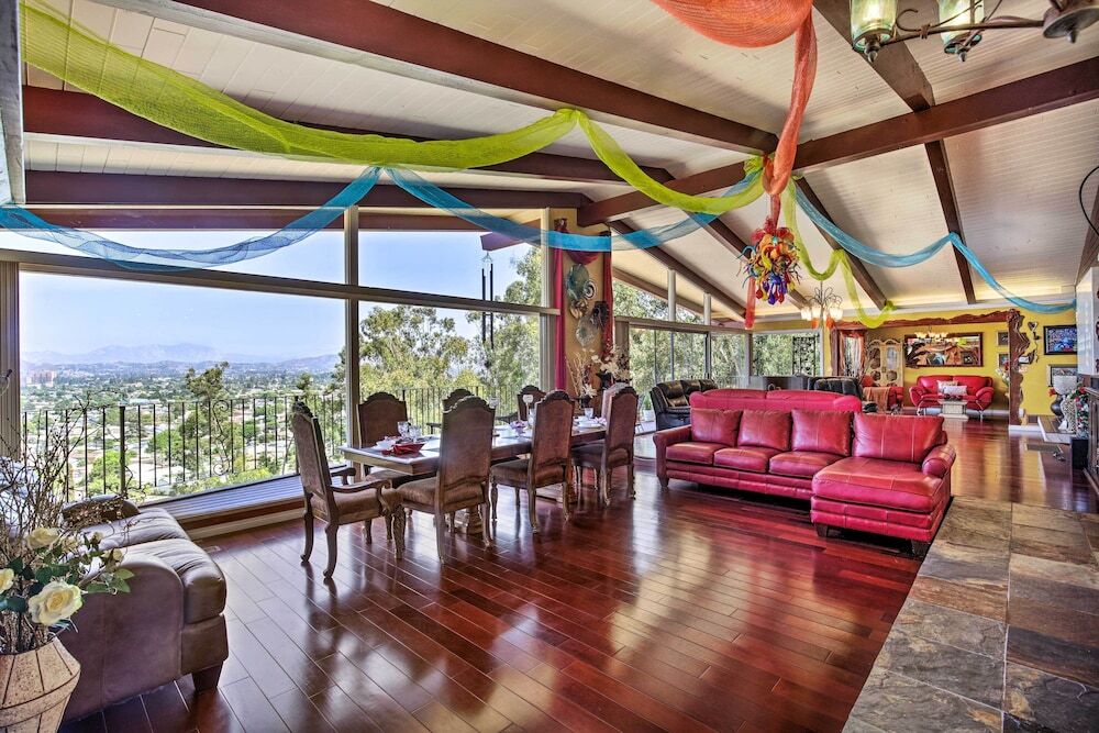 Colorful El Cajon Gem Deck Garden And Valley Views — El Cajon