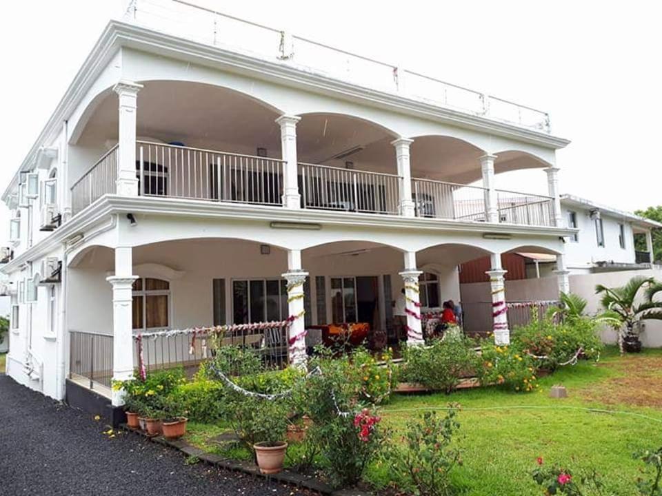 Beejan Mansions — hotel in Roches Noire