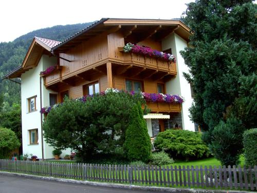 Haus Christl — 4-Star Luxury Hotel in Aschau, Austria