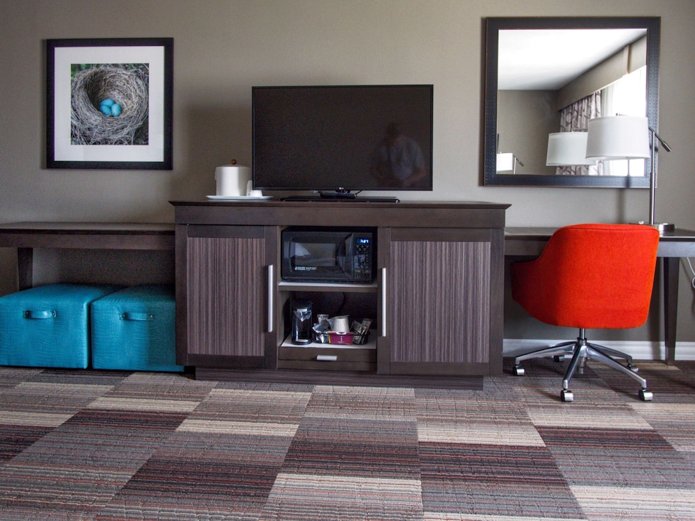 Hampton Inn & Suites Moore - photo 12