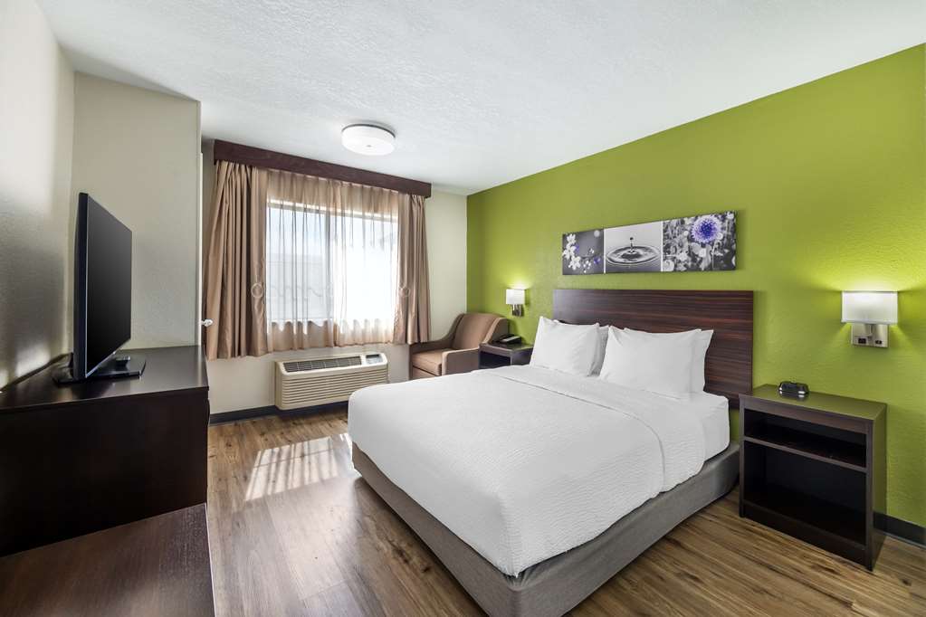 Sleep Inn & Suites Salina I 135 - photo 15