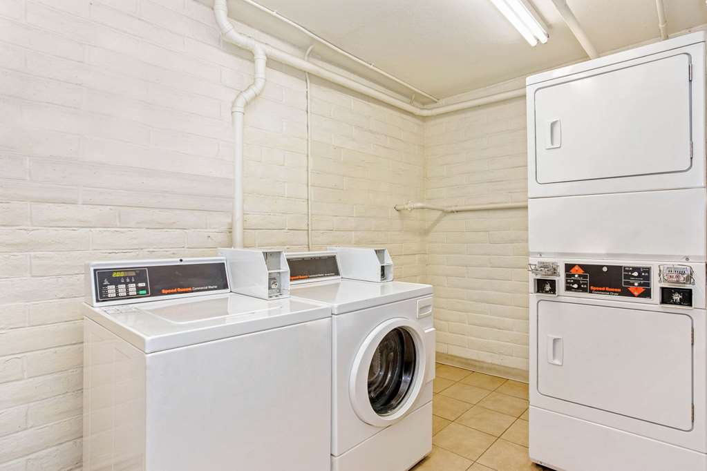 La Quinta Inn by Wyndham Orlando Airport West - photo 23