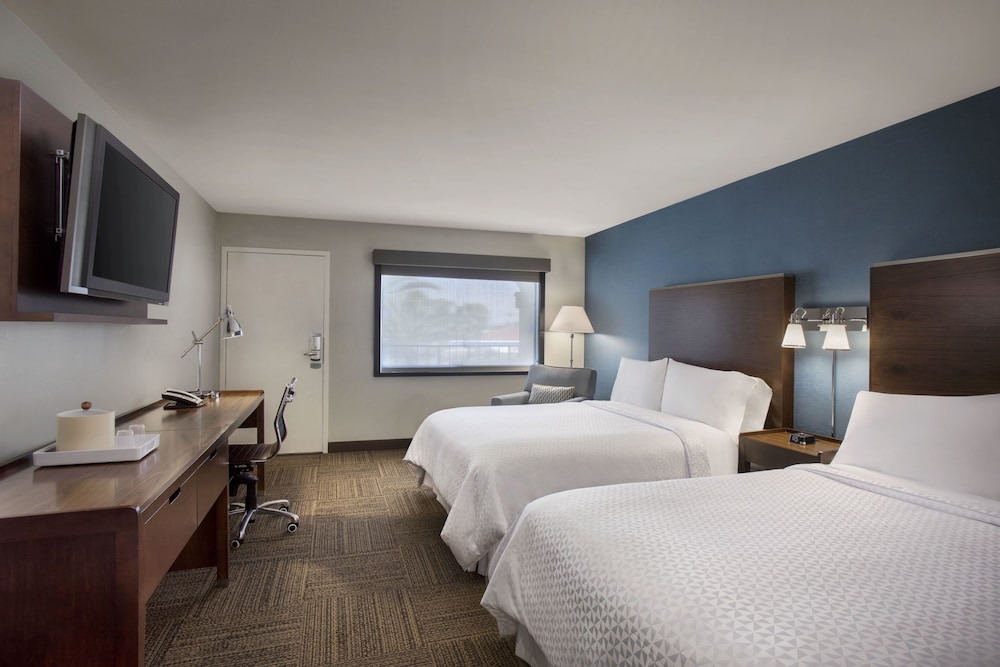 Four Points by Sheraton Anaheim - photo 3