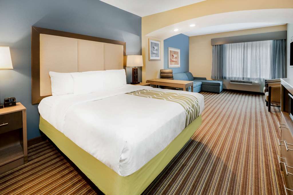 La Quinta Inn & Suites by Wyndham Broussard Lafayette Area - photo 16