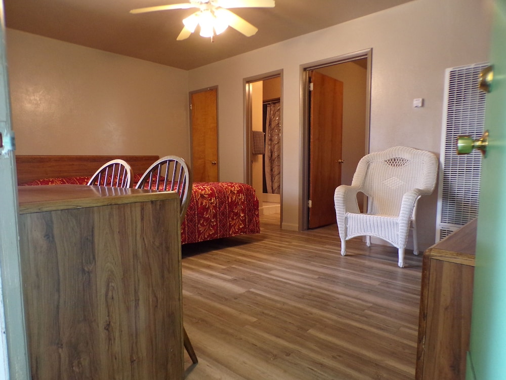 Cypress Tree Motel - photo 50