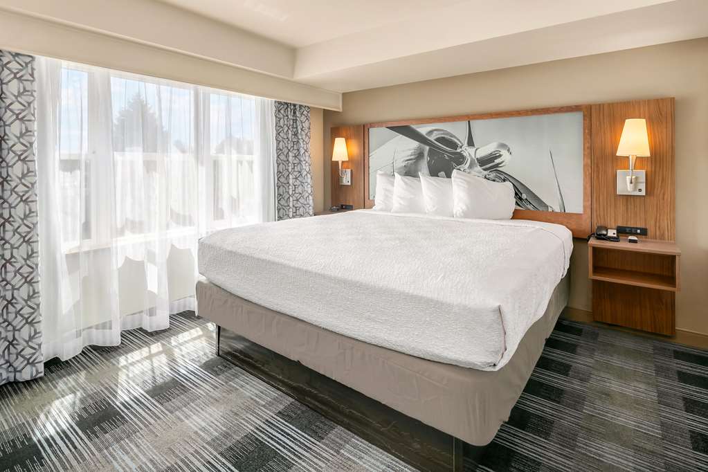Executive Residency by Best Western Navigator Inn & Suites - photo 18