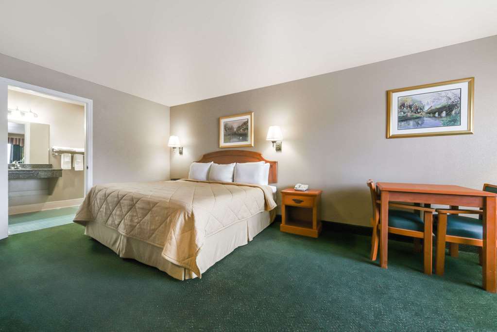 Days Inn by Wyndham Granbury - photo 13