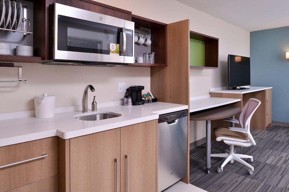 Home2 Suites by Hilton Portland Airport OR - photo 28