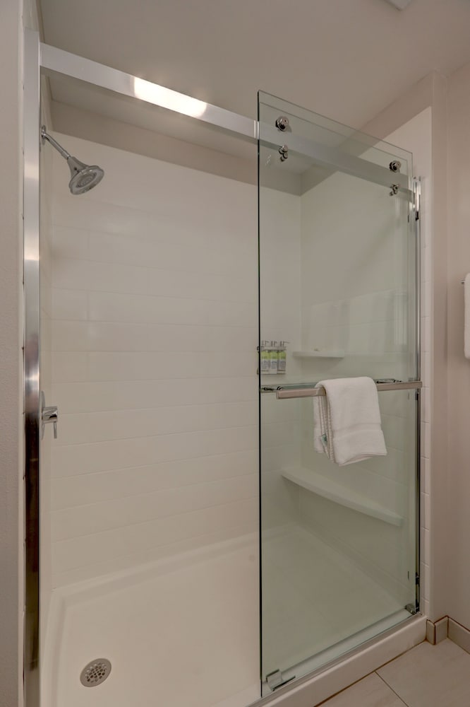 Holiday Inn Express & Suites Auburn Downtown by IHG - photo 23