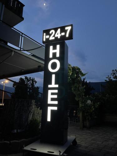 Check in 24 7 ohne Frühstück gratis Parkplatz in Grachen, Switzerland