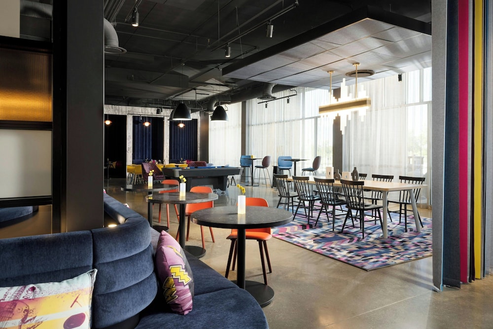 Aloft Waukee - photo 4