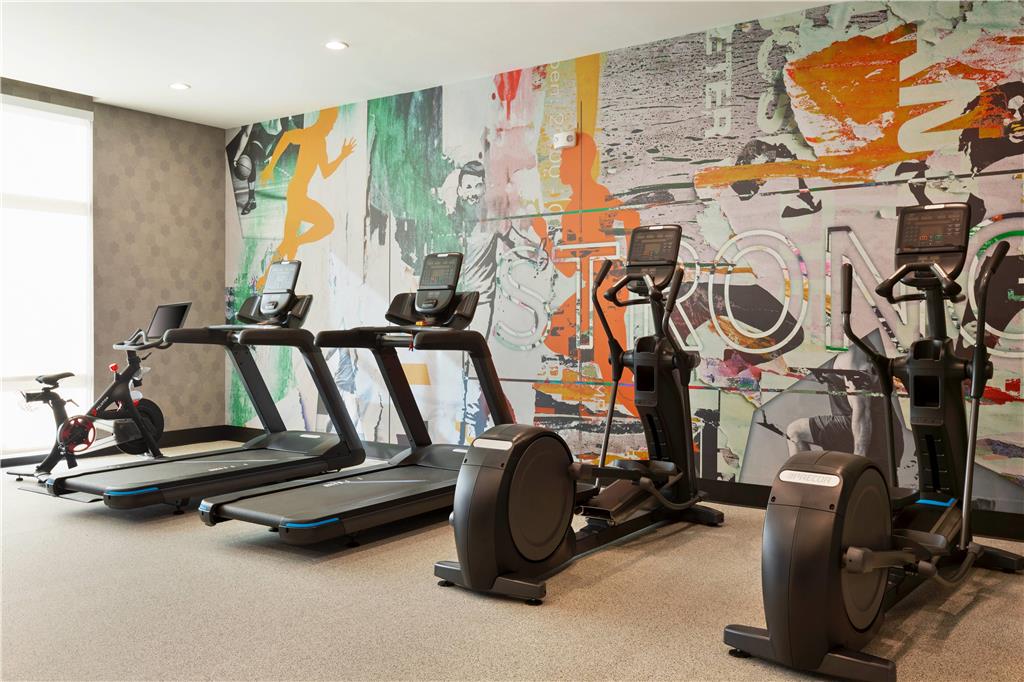 La Quinta Inn & Suites by Wyndham Mount Laurel Moorestown - photo 18