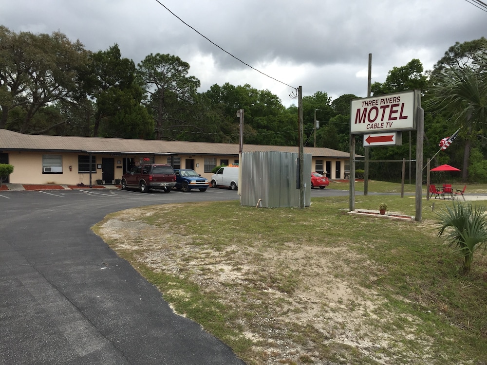 Three Rivers Motel - photo 17