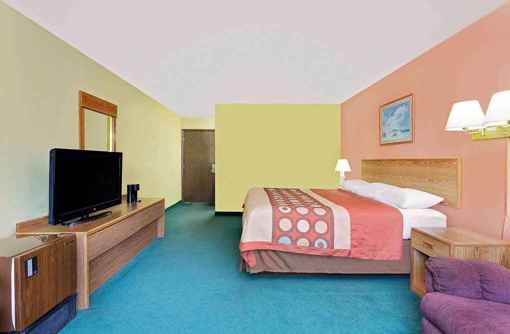 Super 8 by Wyndham Sturgeon Bay - photo 12