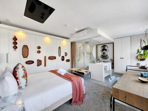 Sea Point 2 Bed Designer Pad with Rooftop Pool