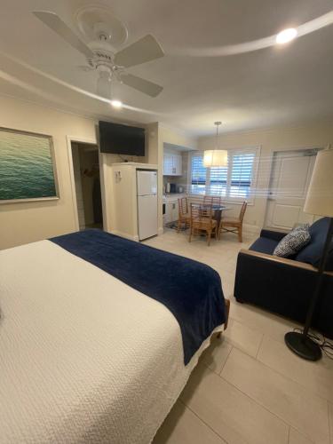 High Noon Beach Resort - photo 17
