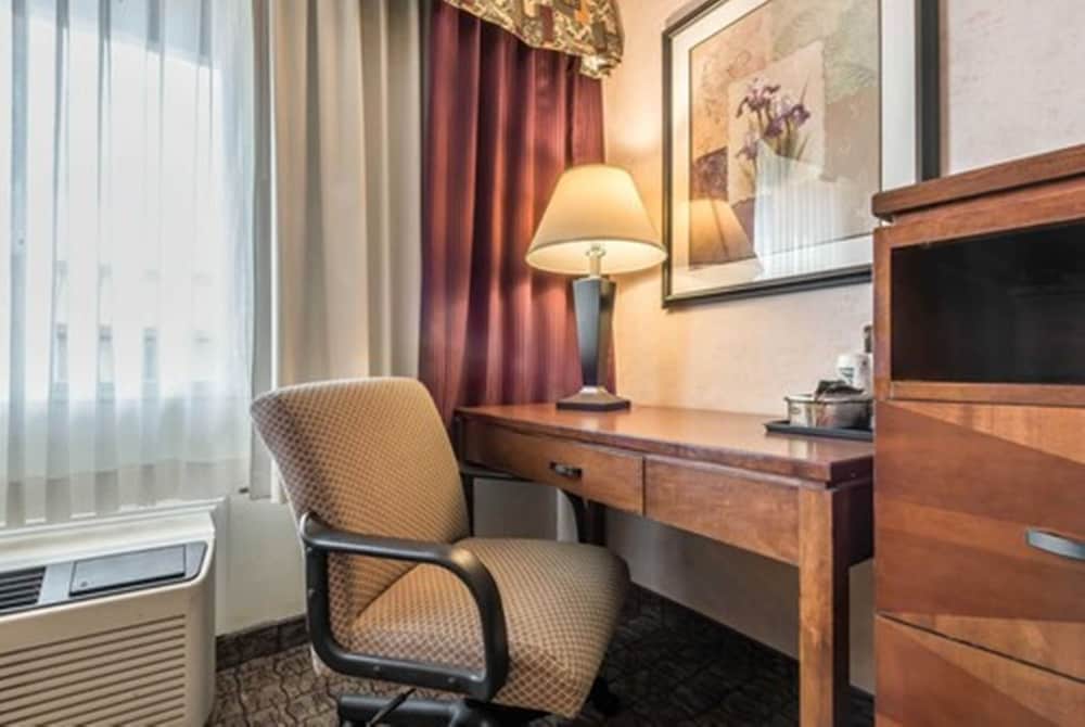 Spark By Hilton Hamburg - photo 9