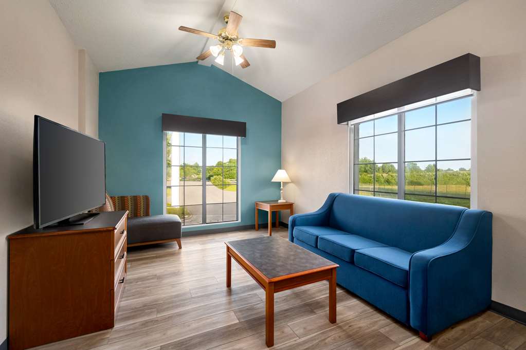 La Quinta Inn by Wyndham Columbus Airport Area - photo 25